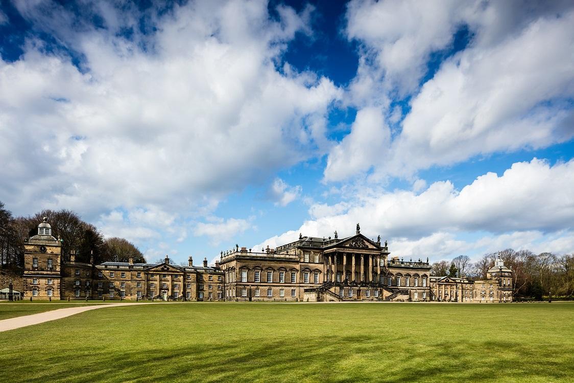 Panoramic view of Wentworth Woodhouse on a clear, bright day